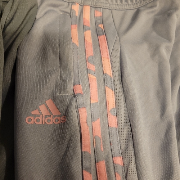 Girls size 6 Addidas warm up pants - Picture 3 of 3